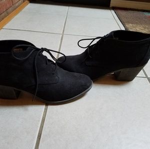 Sz 11 black booties